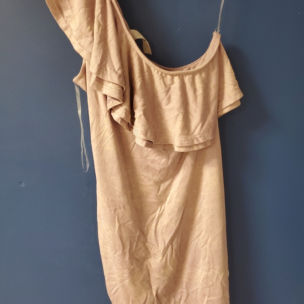 One shoulder top